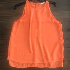 Flowy tank top with back zipper
